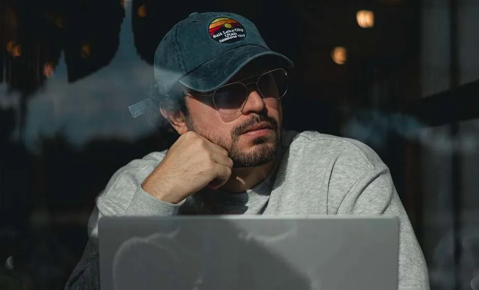 How to Make a Man Miss You: 7 Golden Tips