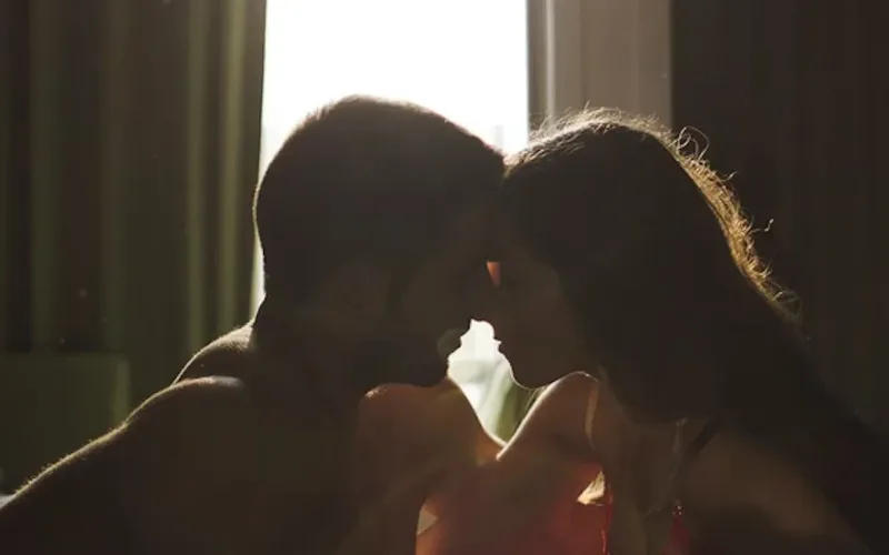 The Intimacy Trap: Why Too Much Transparency Kills Desire in Relationships